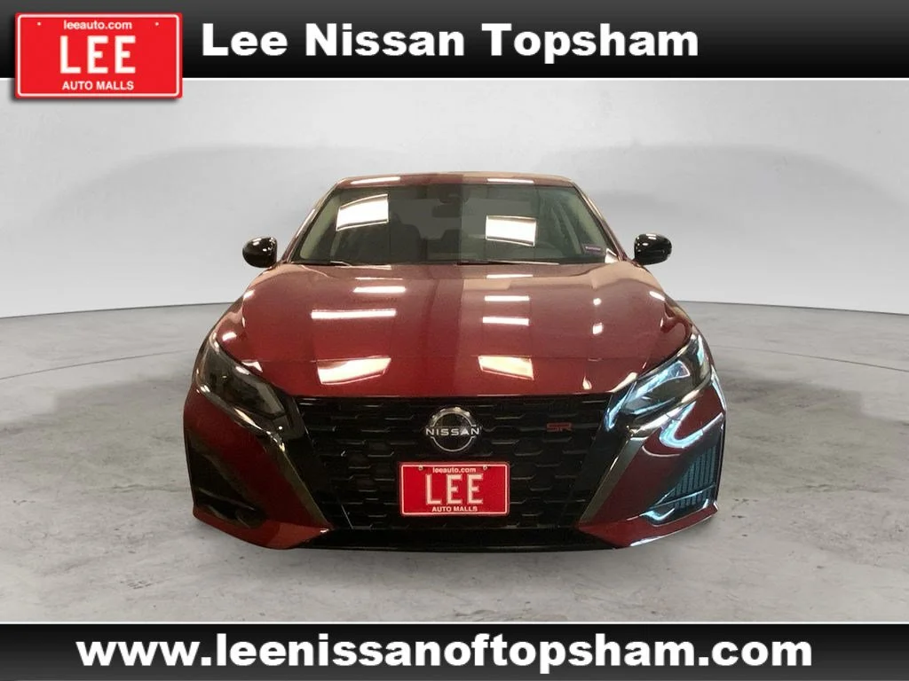 Used 2024 Scarlet Ember Nissan 2.5 SR image 9