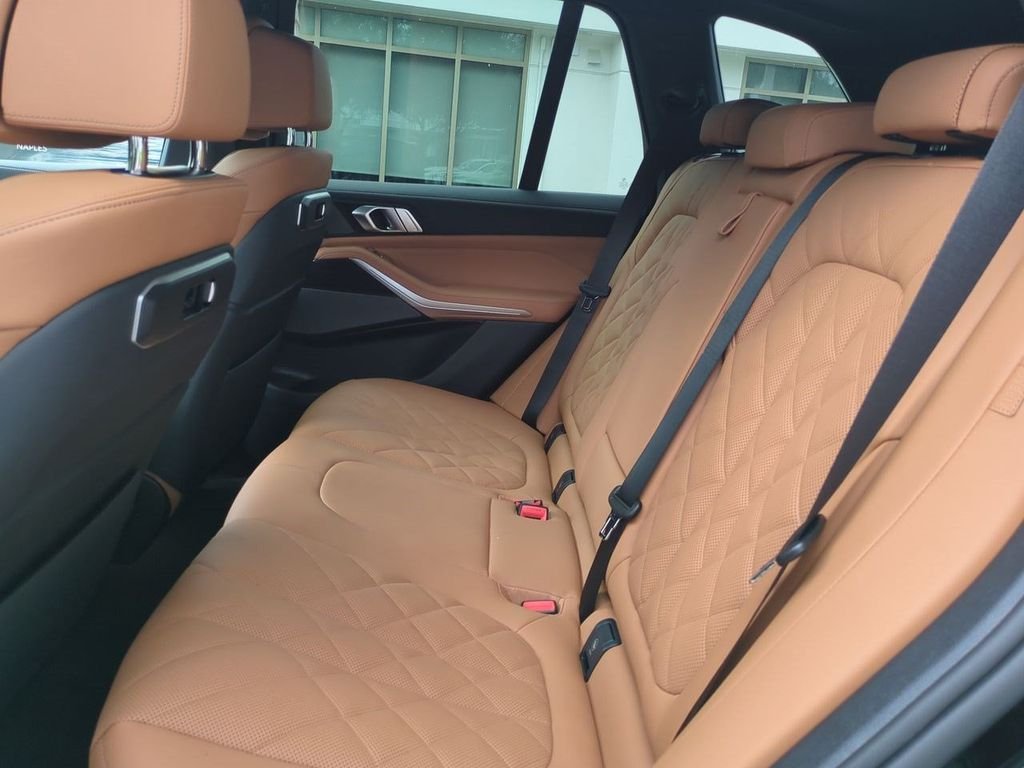 New 2026 Black Sapphire Metallic BMW M60i image 14