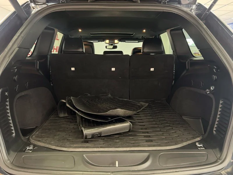 Used 2020 Blue Jeep Limited image 8