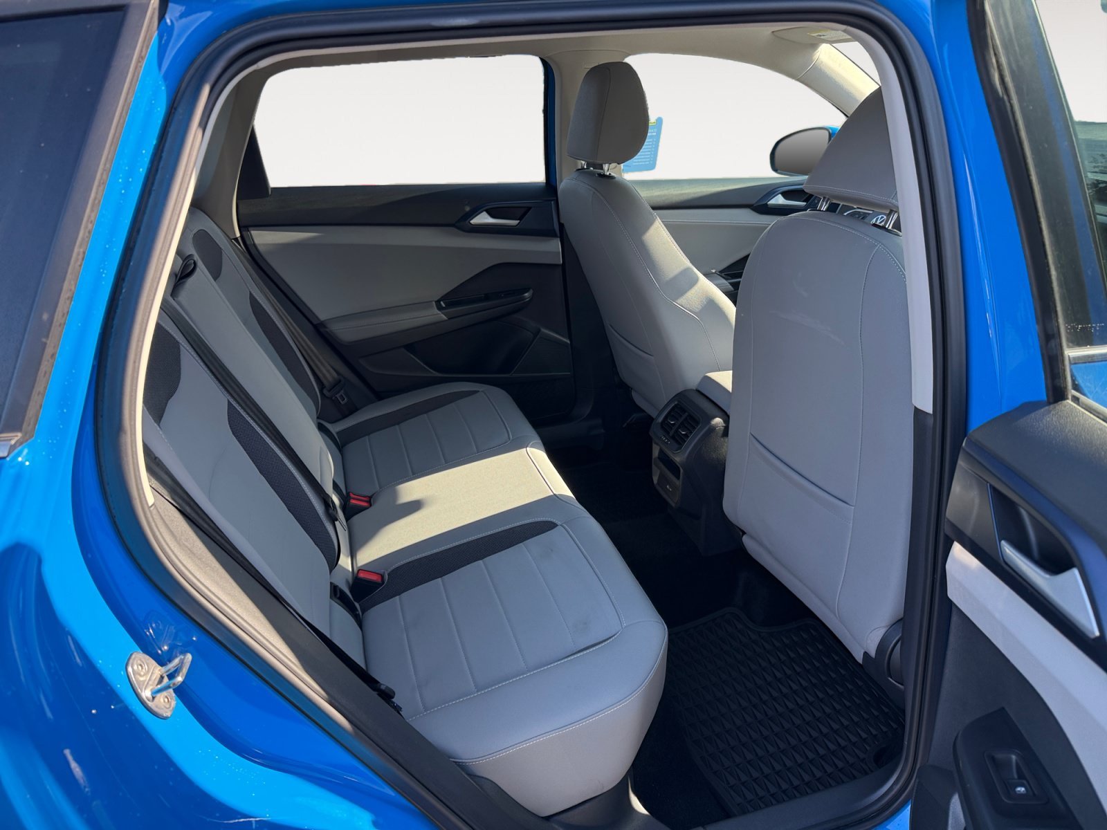 Used 2024 Blue Volkswagen 1.5T SE image 18