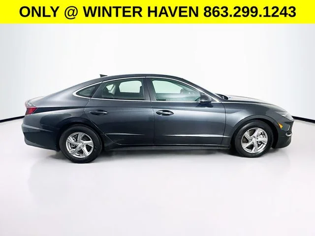 Used 2023 Gray Hyundai SE image 8