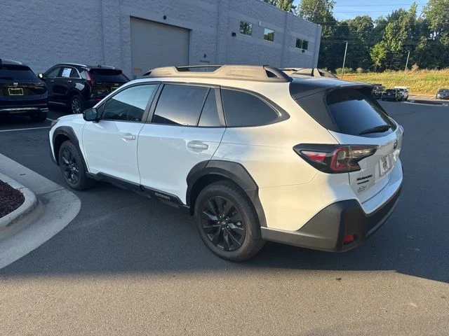 Used 2025 White Subaru Onyx Edition image 15