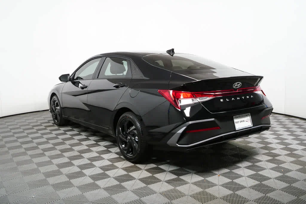 New 2026 Abyss Black Hyundai SEL Sport image 7