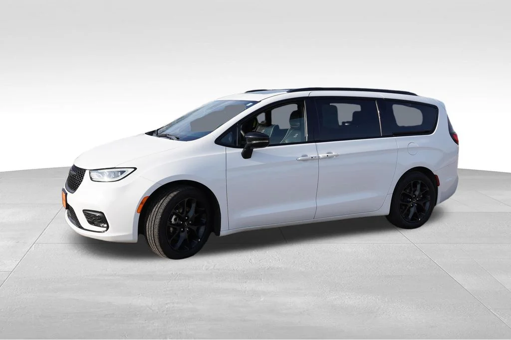 Certified Used 2025 White Chrysler Limited image 10