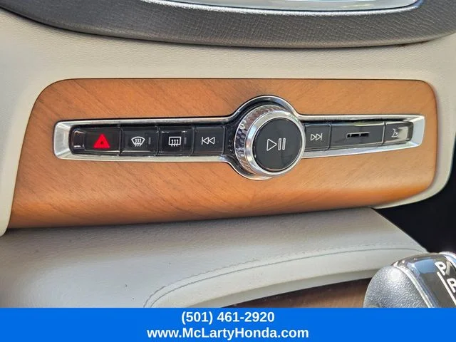 Used 2022 Crystal White Metallic Volvo T5 Momentum image 26