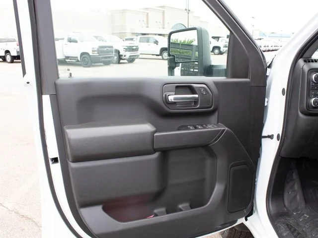 2025 GMC Sierra 3500 Chassis Cab Pro - Photo 7