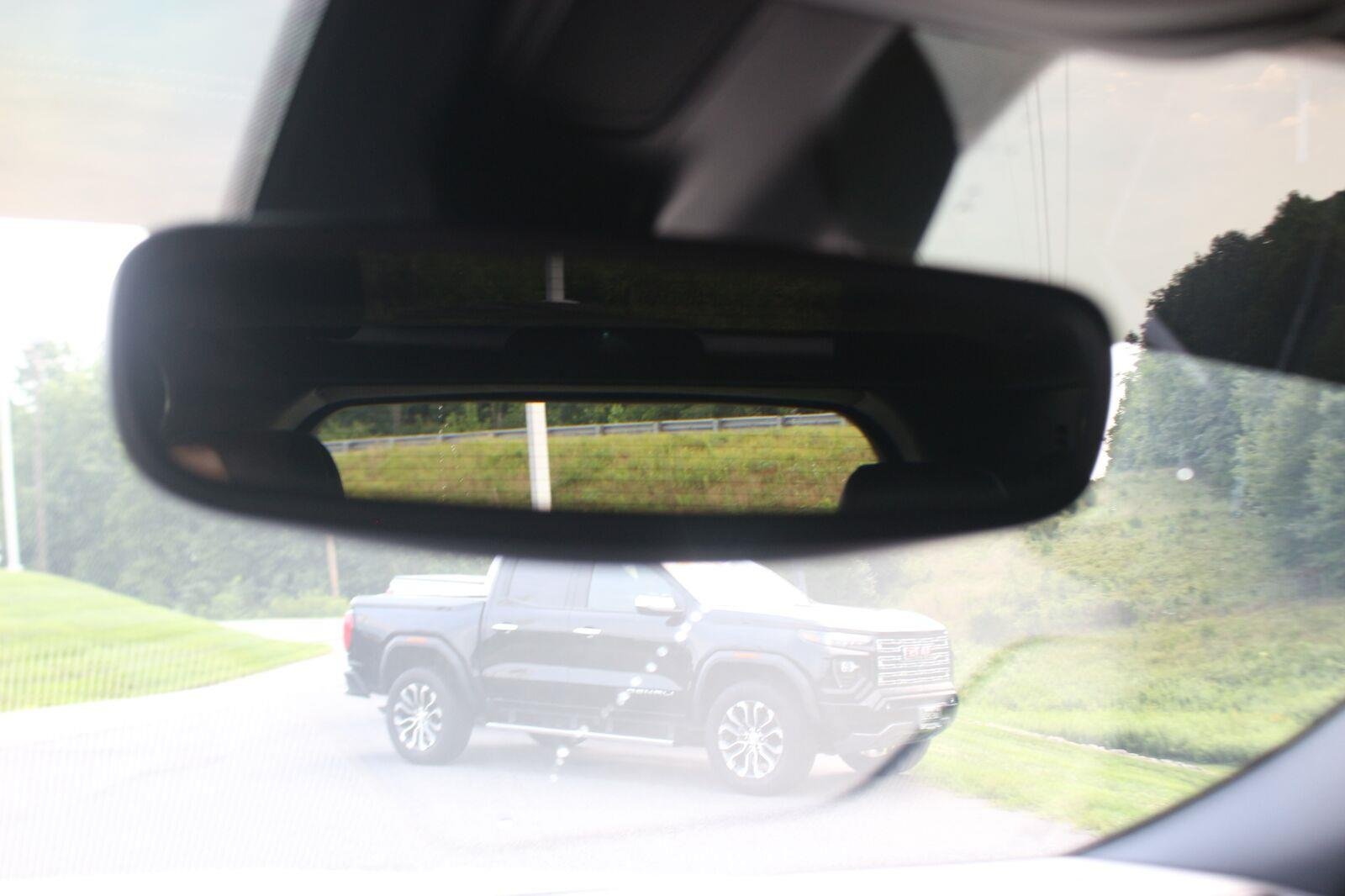 Used 2024 White Jeep Limited image 27