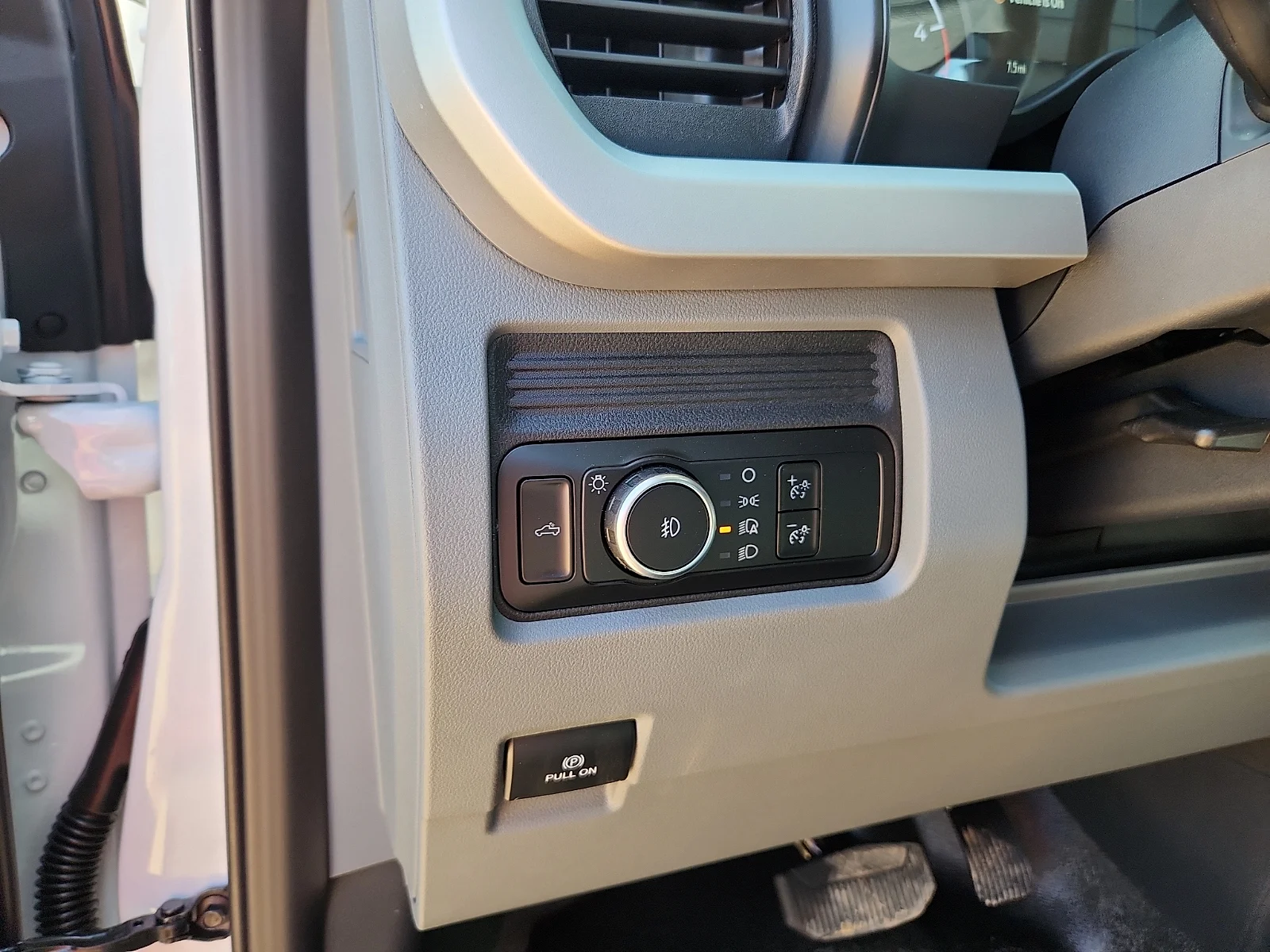 New 2026 Oxford White Ford F-450® XL image 16