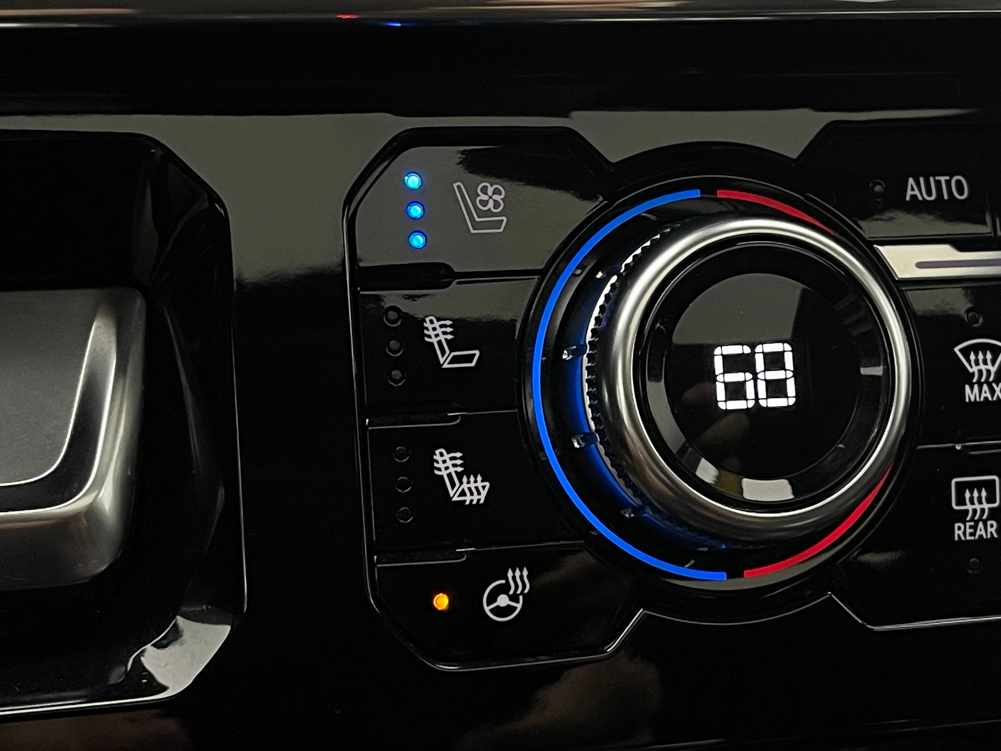 Used 2024 Onyx Black GMC Denali image 7