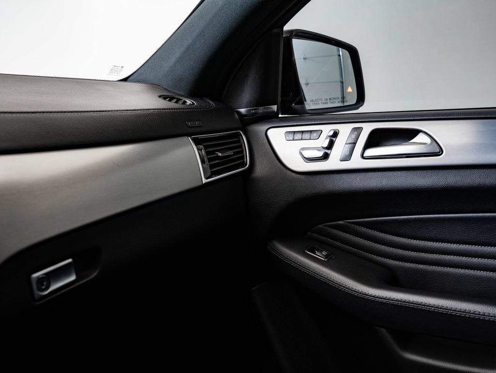 Used 2019 Black Mercedes-Benz GLE 43 AMG® image 40