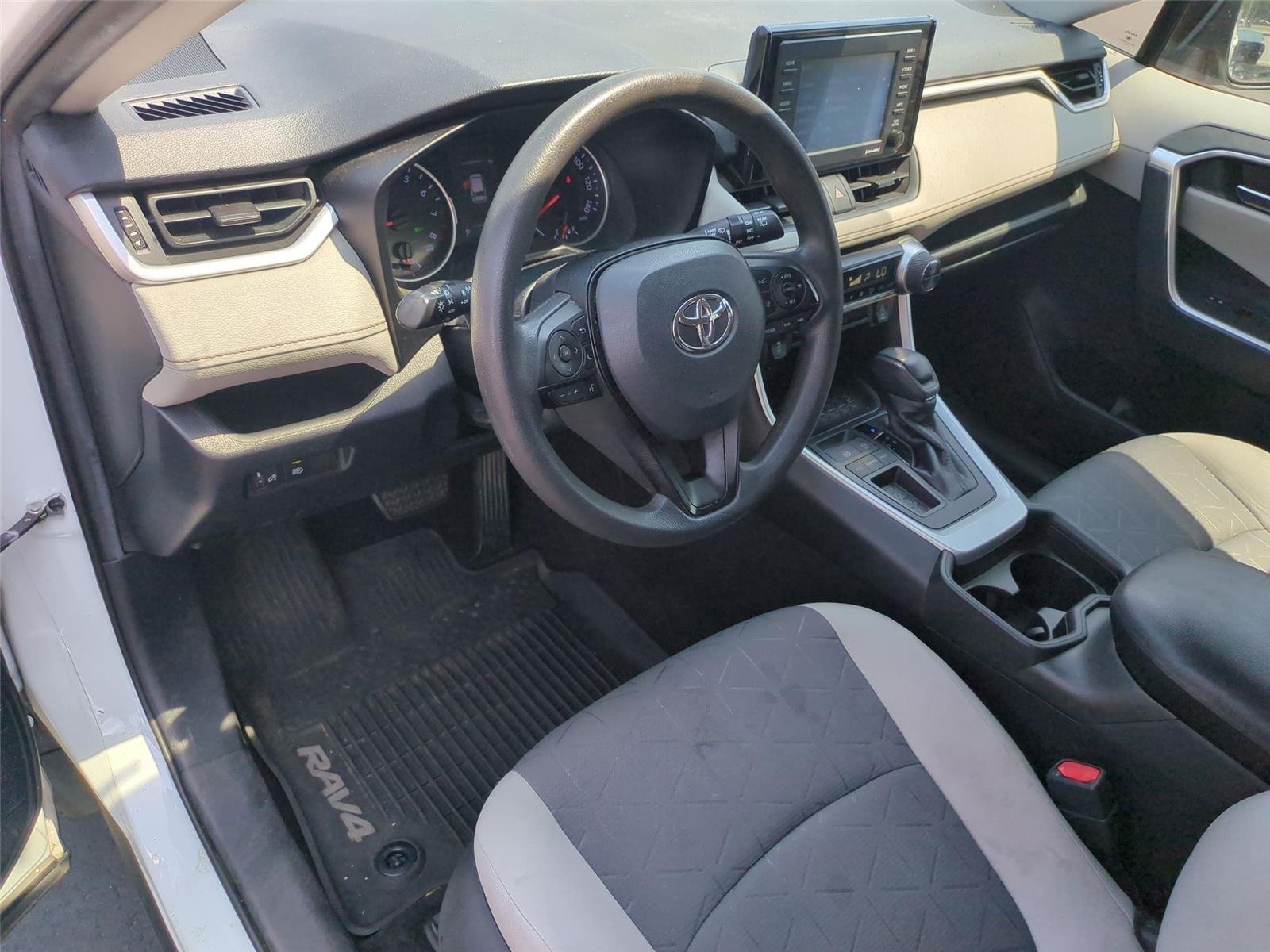 Used 2020 Super White Toyota XLE image 33
