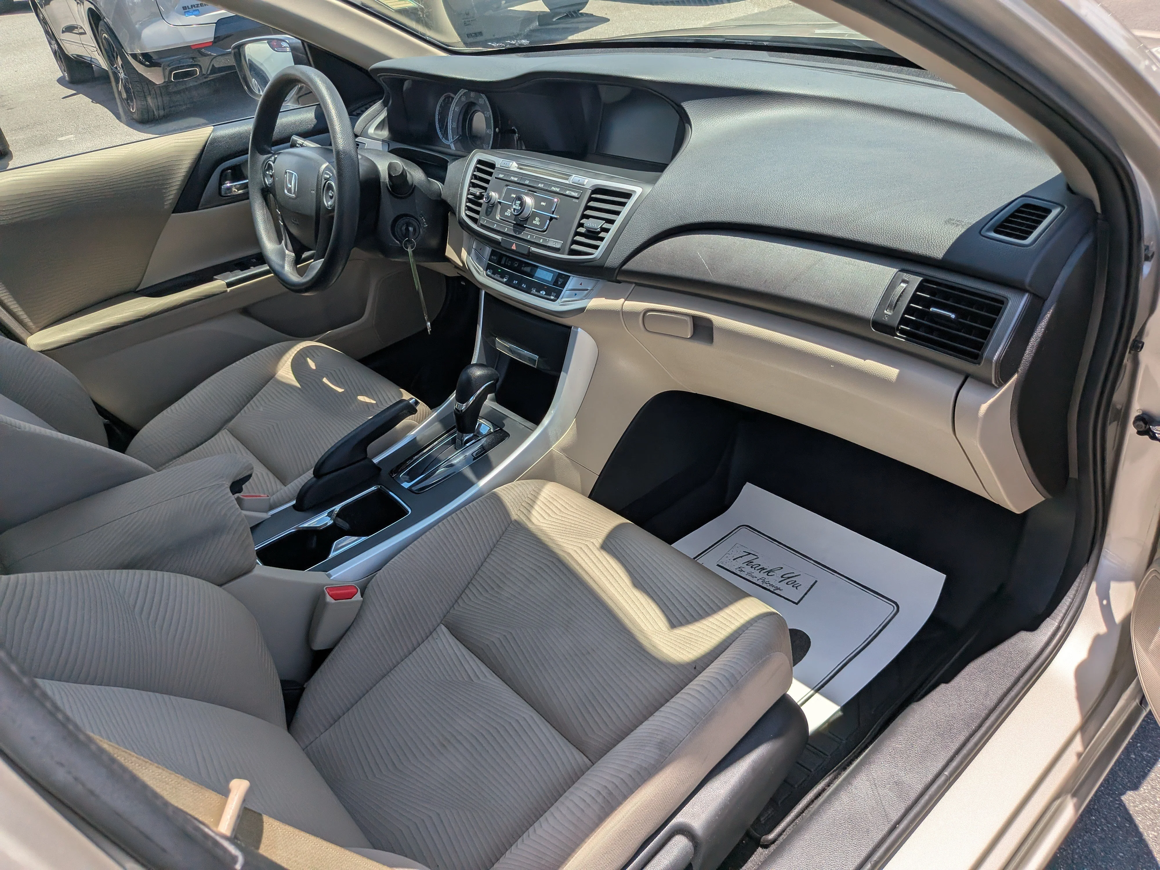 Used 2015 Champagne Frost Pearl Honda LX image 14
