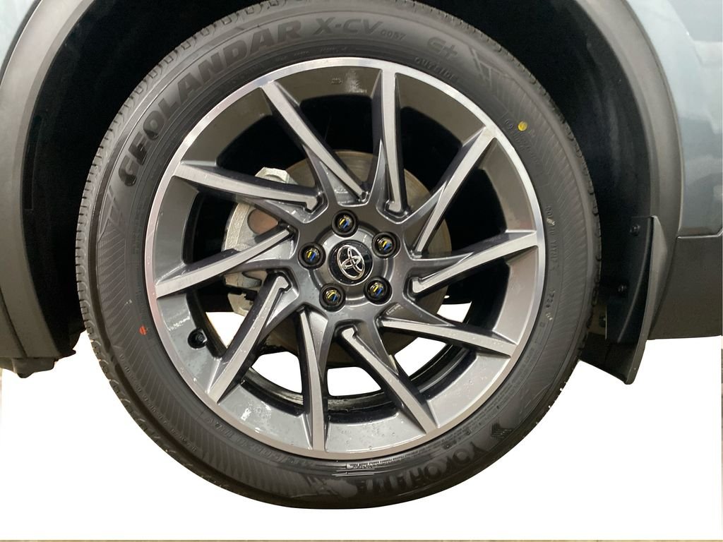 New 2026 Overcast Toyota  XSE image 5