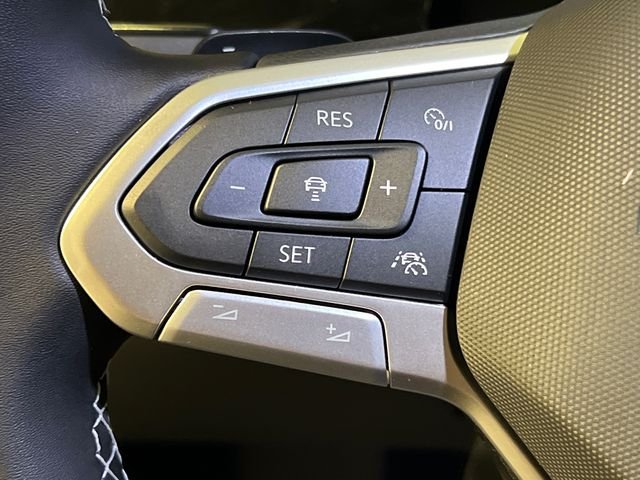 New 2026 White Volkswagen 2.0T SE w/Technology image 14