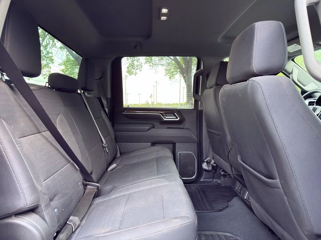 Used 2025 White Chevrolet LT image 25
