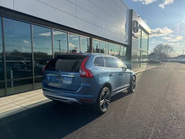Used 2017 Blue Volvo T6 Dynamic image 3