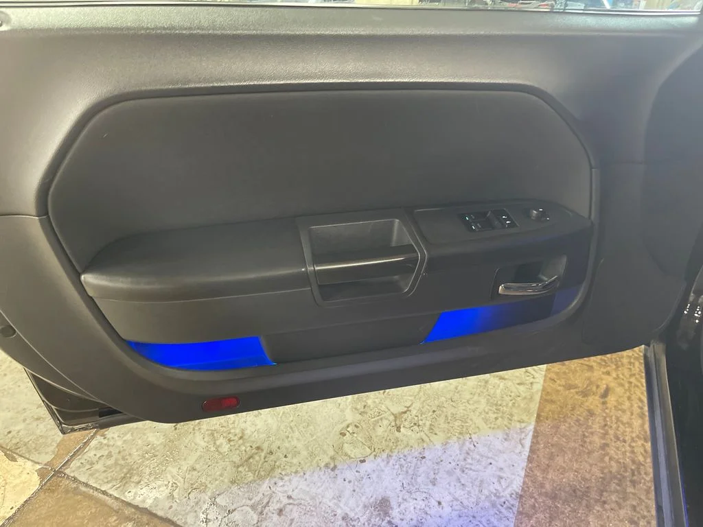 Used 2013 Black Dodge SXT image 15