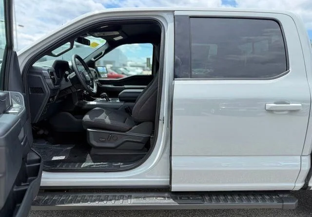 New 2026 Avalanche Ford XLT image 12