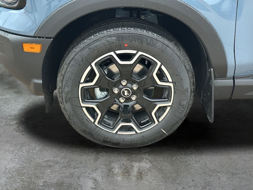 New 2026 Azure Gray Metallic Tri-Coat Ford Outer Banks® image 36