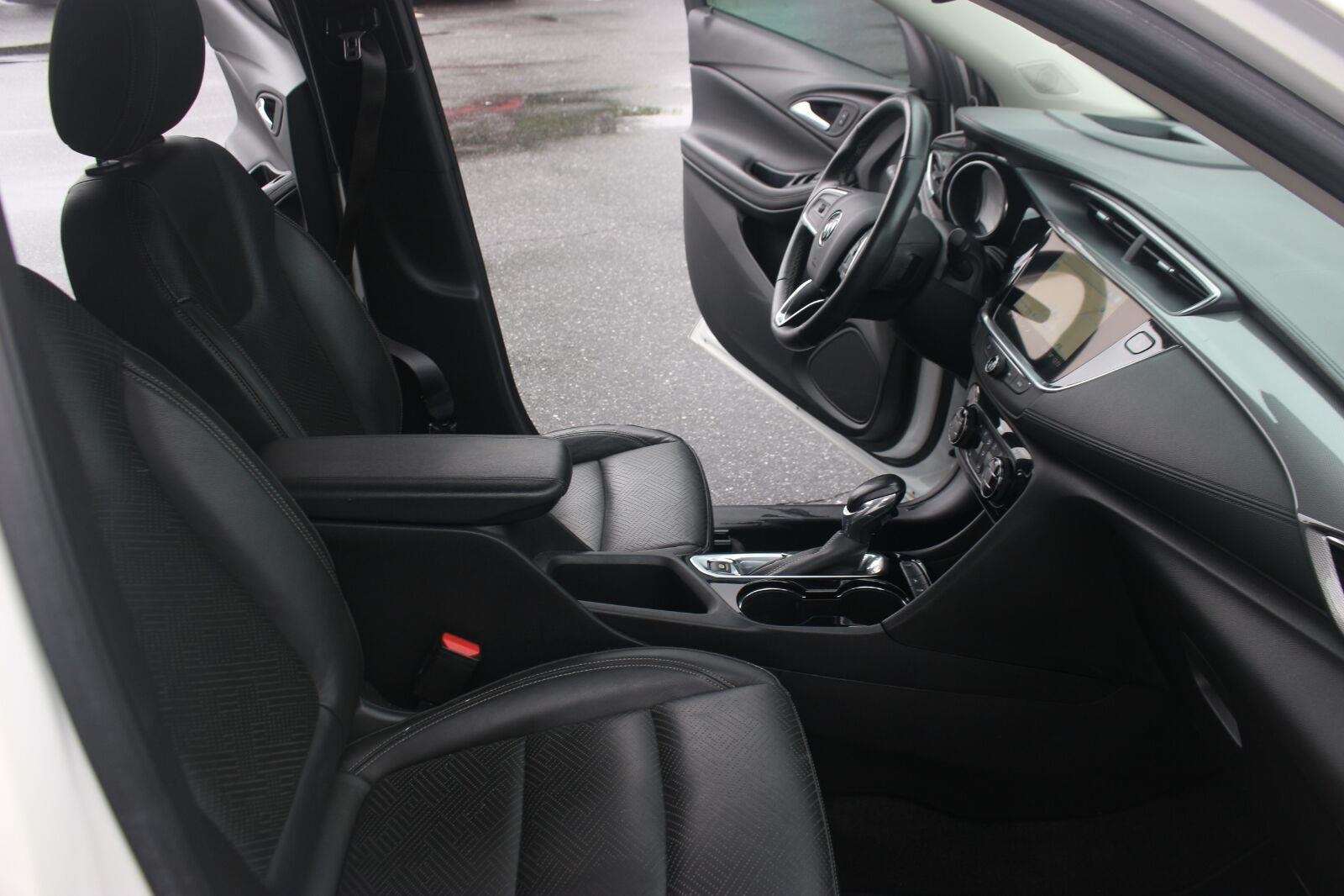 Used 2022 White Frost Tricoat Buick Essence image 34