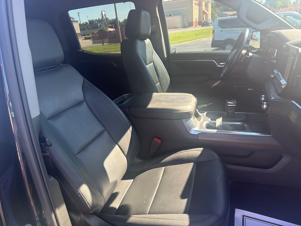 Used 2023 Silver GMC SLT image 12