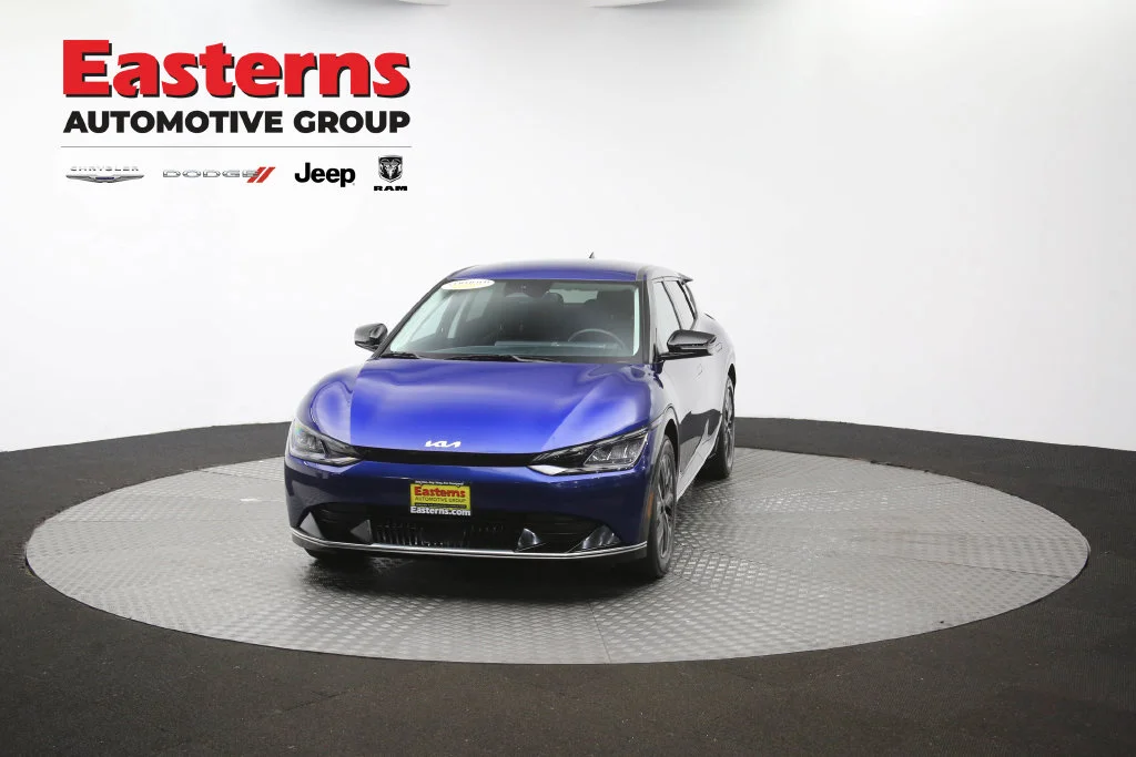 Used 2023 Blue Kia Wind image 55
