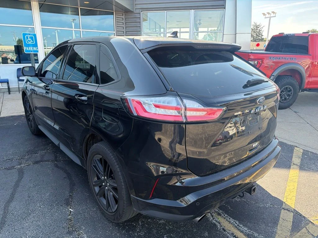 Used 2021 Black Ford ST Line image 6