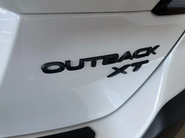 Used 2025 White Subaru Onyx Edition XT image 6