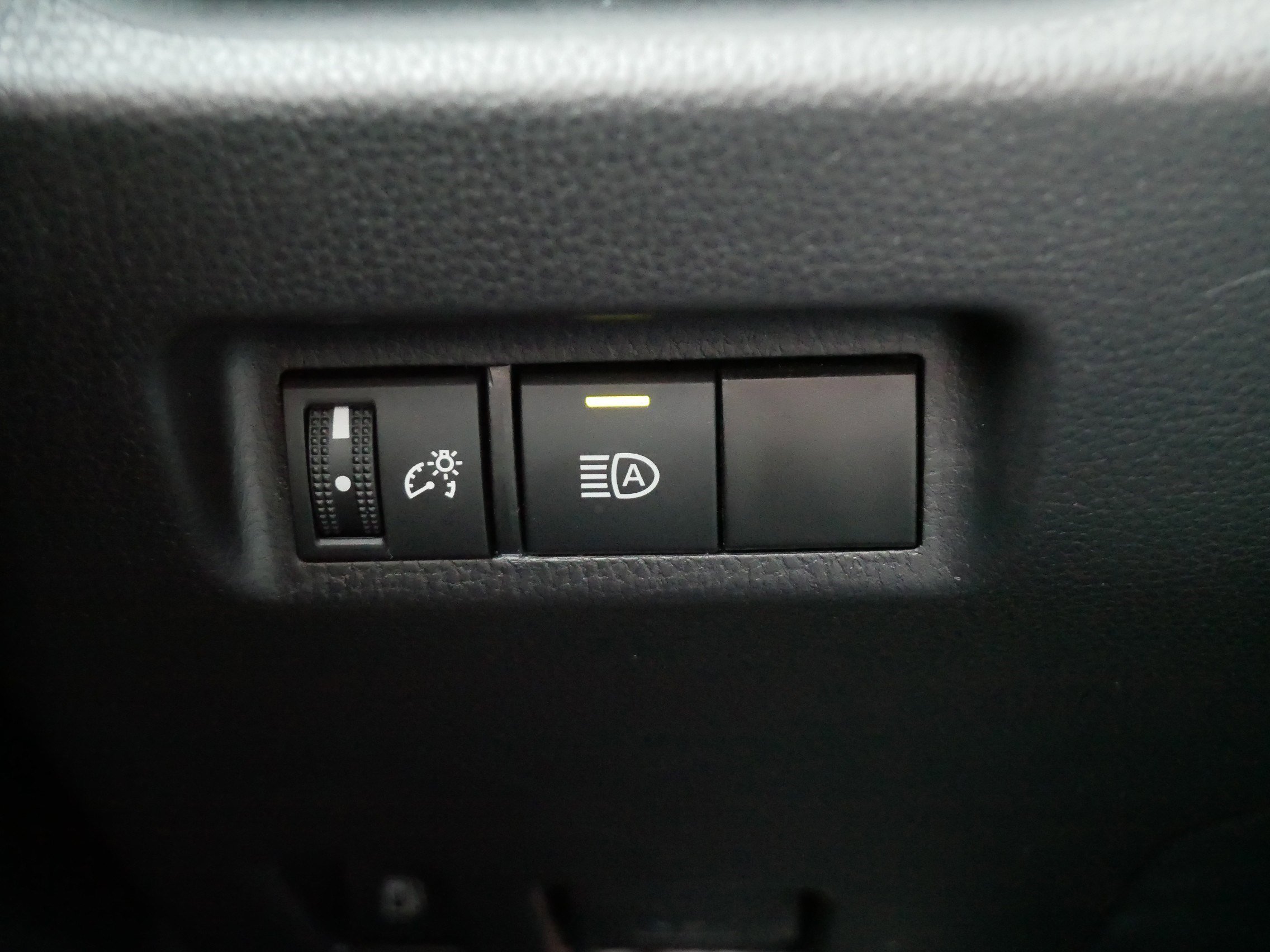 2025 Toyota RAV4 LE - Photo 26