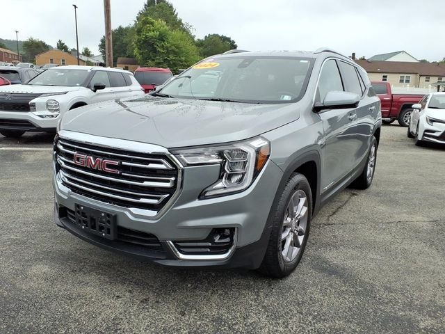 Used 2024 Silver GMC SLT image 8