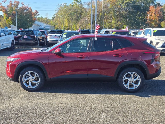 2024 Chevrolet Trax LS - Photo 12