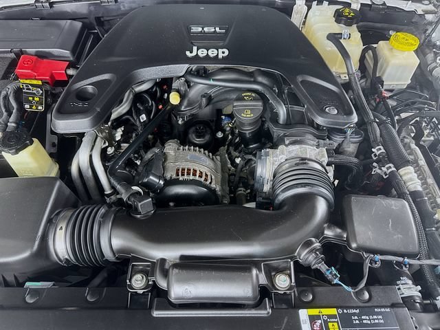 Used 2020 White Jeep Overland image 29