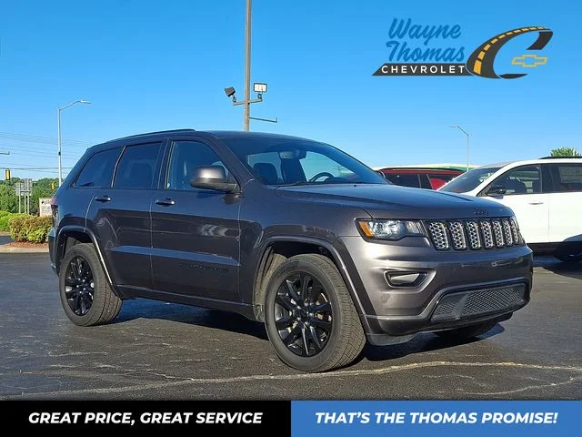 Used 2018 Gray Jeep Altitude image 1