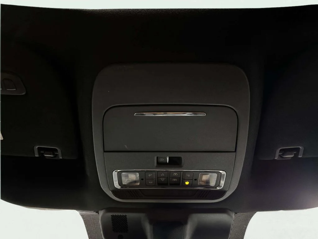 Used 2021 Star White Metallic Tri-Coat Ford Platinum image 25
