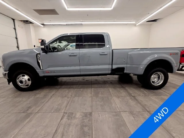New 2027 Glacier Gray Metallic Tri-Coat Ford F-350® Lariat® image 2