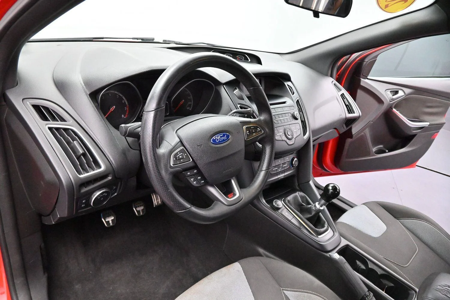 Used 2016 Race Red Ford ST image 15