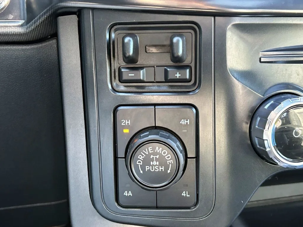 Used 2026 Agate Black Metallic Ford Lariat image 29