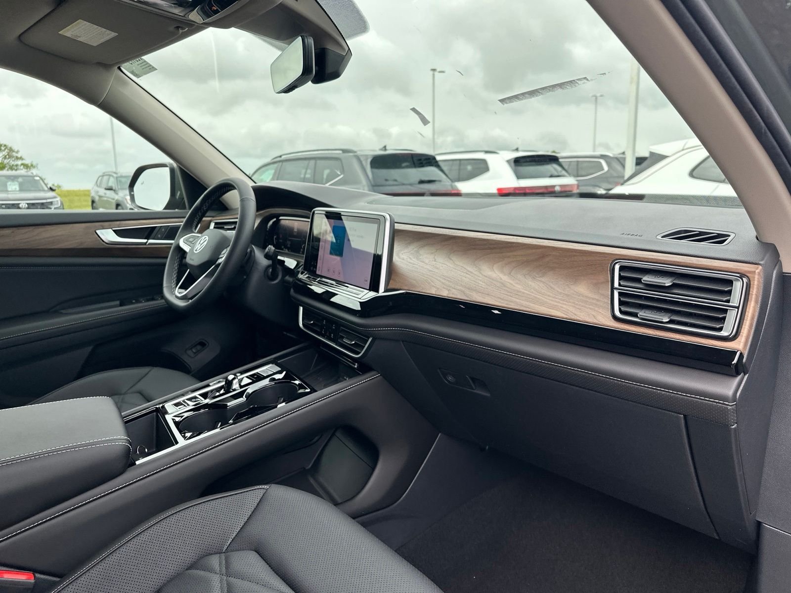 New 2026 Green Volkswagen 2.0T SE w/Technology image 41
