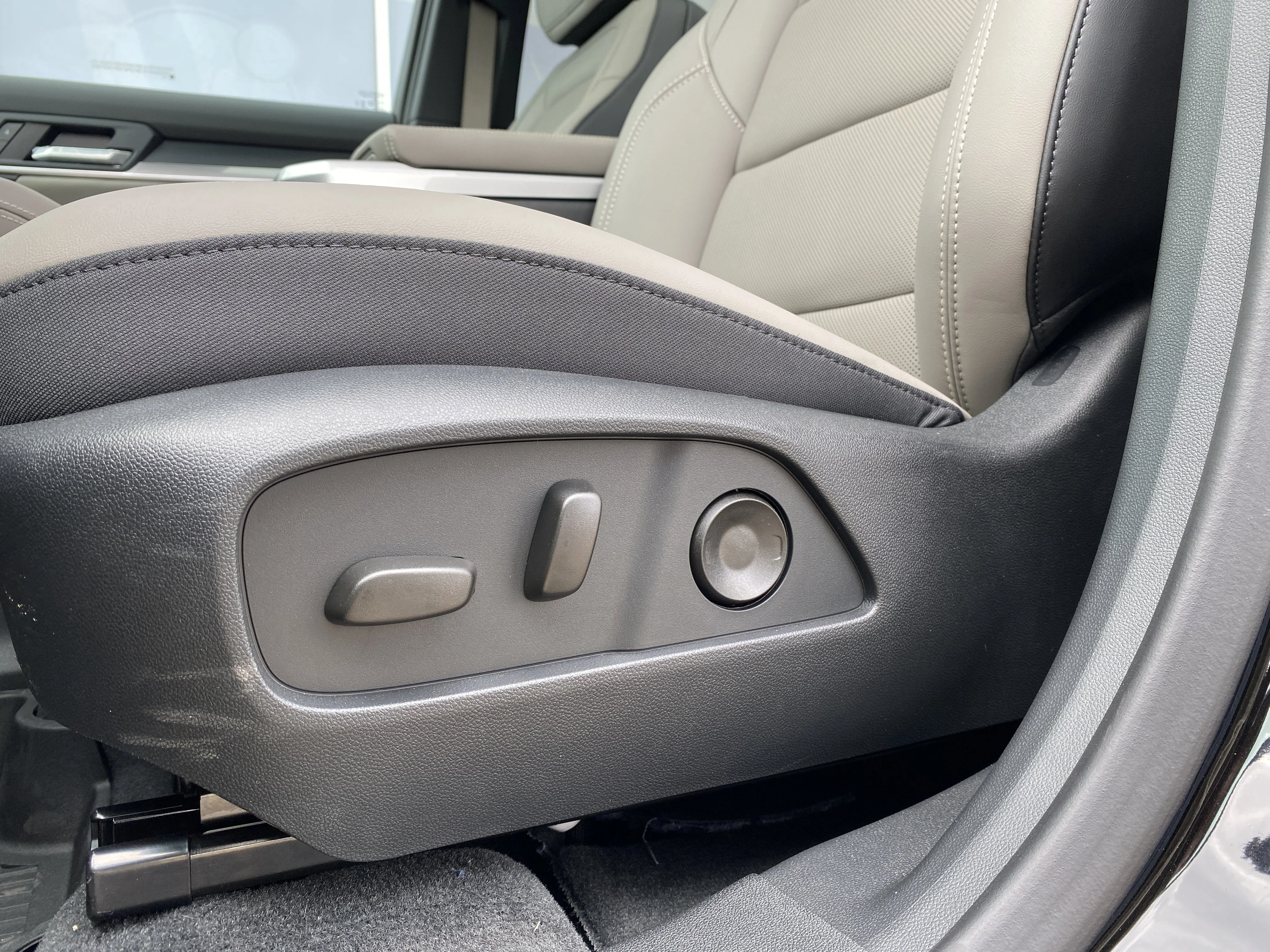 New 2026 EBONY TWILIGHT METALLIC GMC AWD Elevation image 27