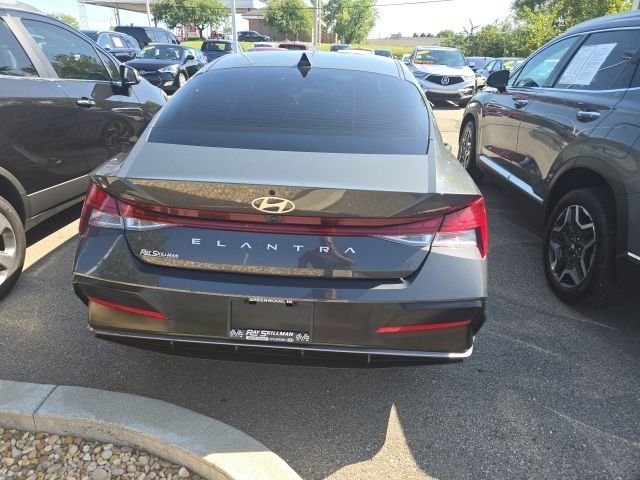 Certified Used 2025 Gray Hyundai SEL Convenience image 3