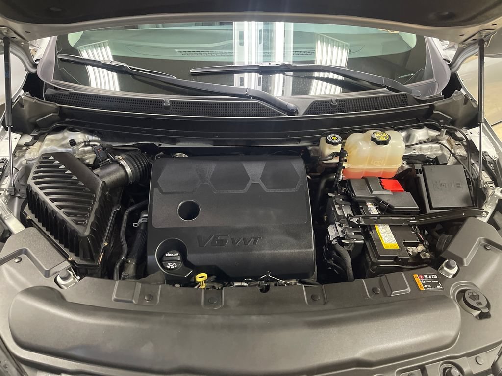 Used 2021 Includes Spectra Gray lower exterior accent color.) Buick Premium image 3