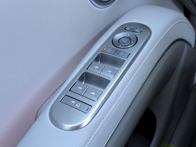 New 2026 White Hyundai SEL Premium FWD image 23