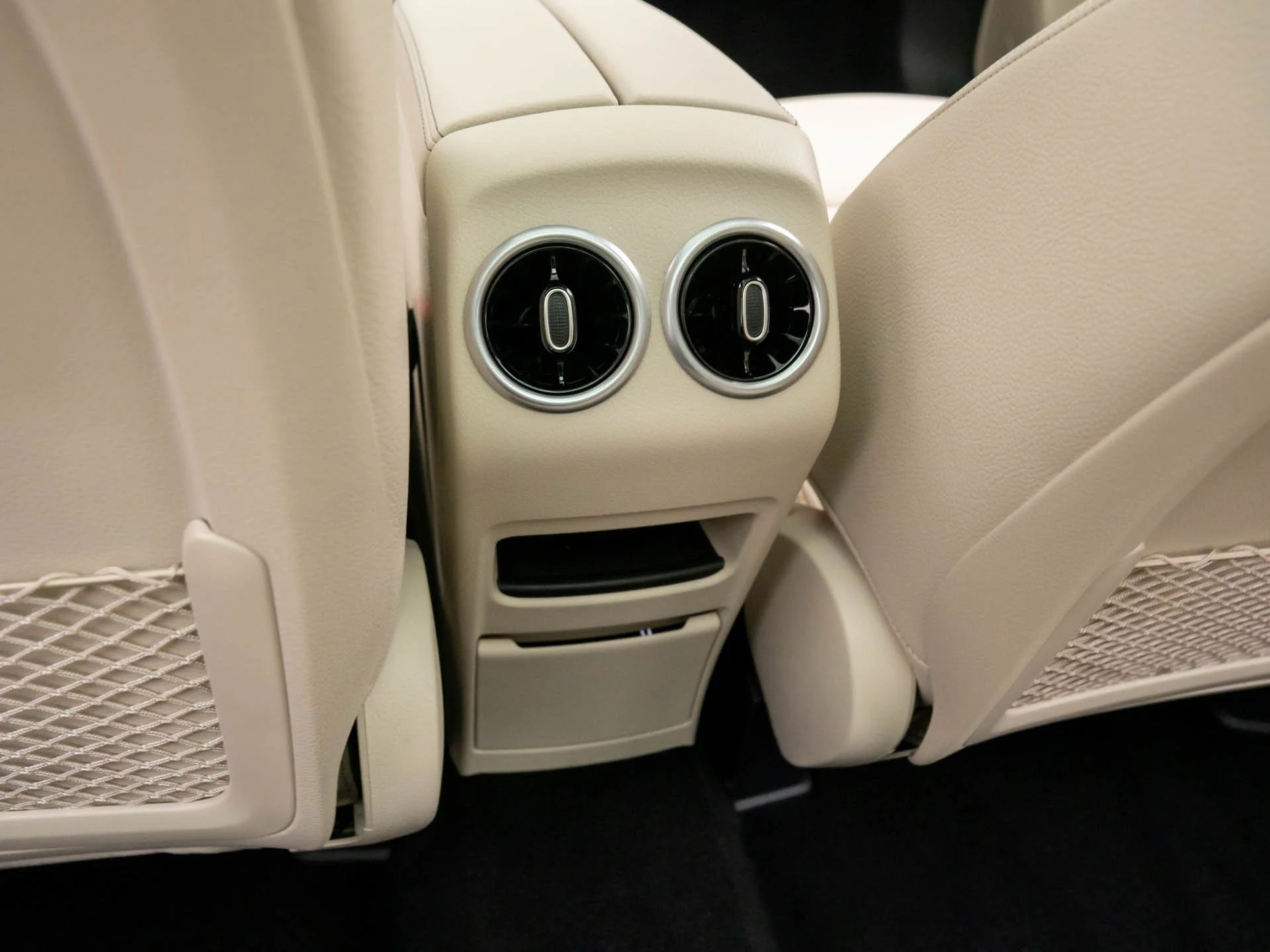 New 2026 White Mercedes-Benz GLB 250 image 20