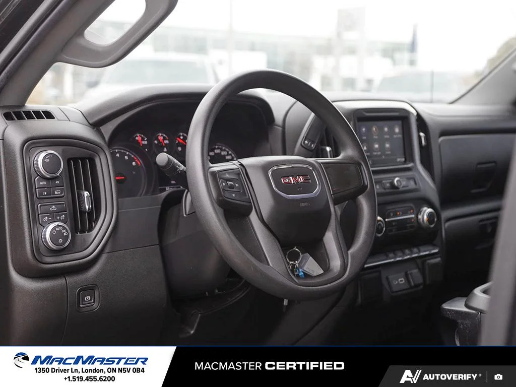 Used 2021  GMC  image 16