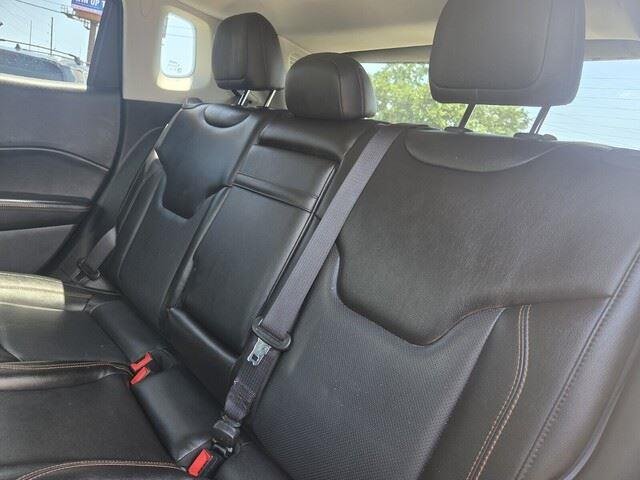 Used 2019 Granite Crystal Metallic Clearcoat Jeep Limited image 23