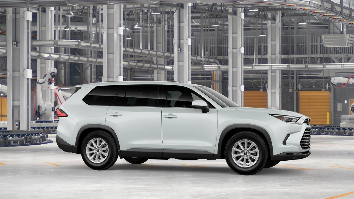 New 2026 Wind Chill Pearl Toyota XLE image 13