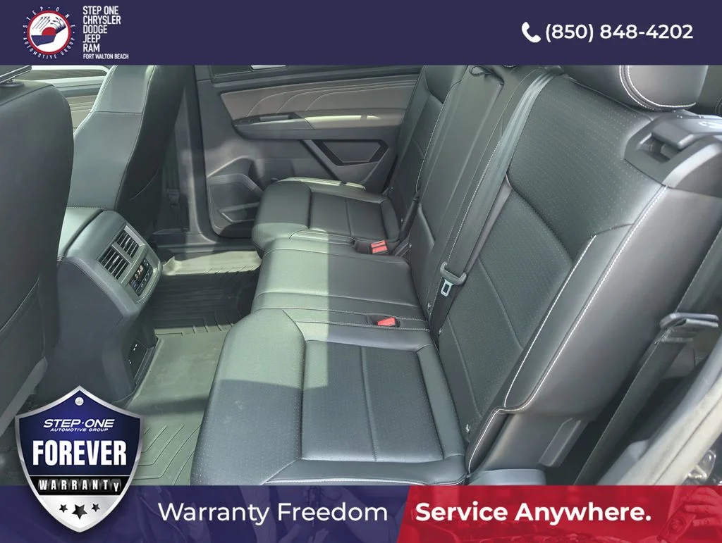 Used 2023 Black Volkswagen 3.6L V6 SE w/Technology image 29