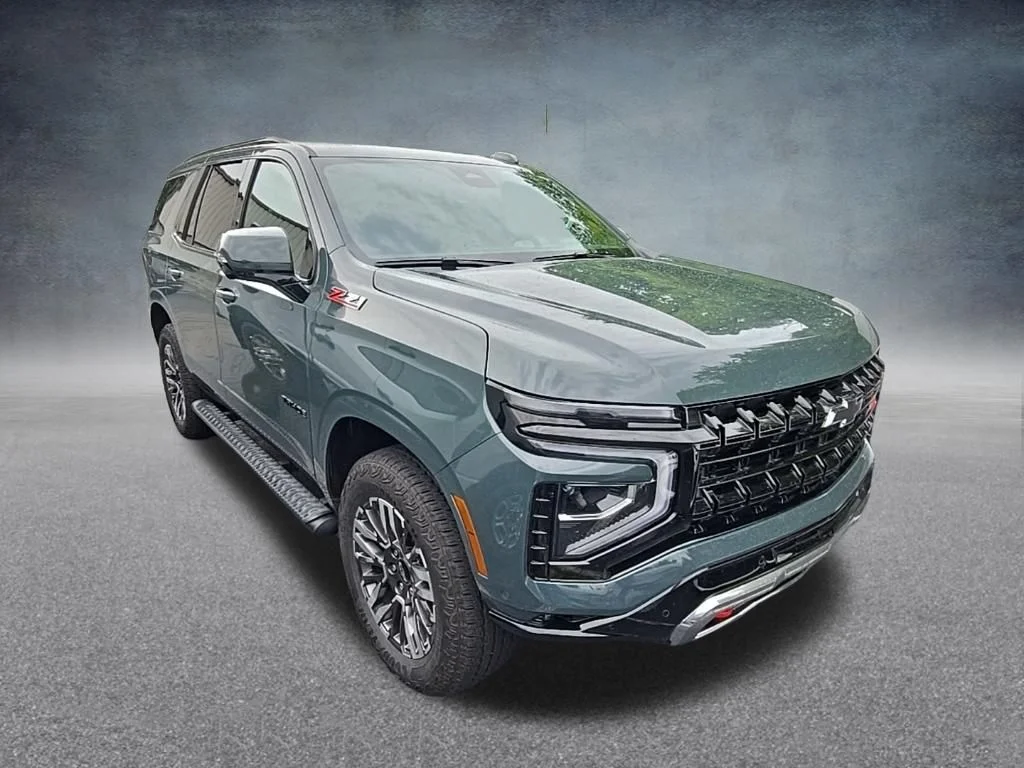 Used 2025 Gray Chevrolet Z71 image 2