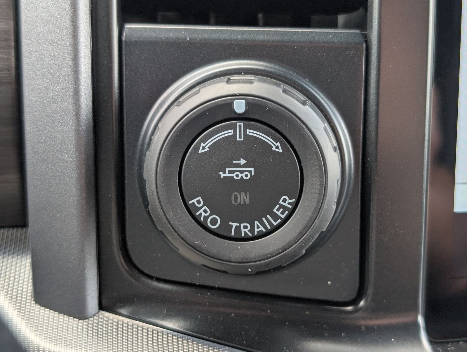 New 2026 Iconic Silver Metallic Ford Lariat image 23