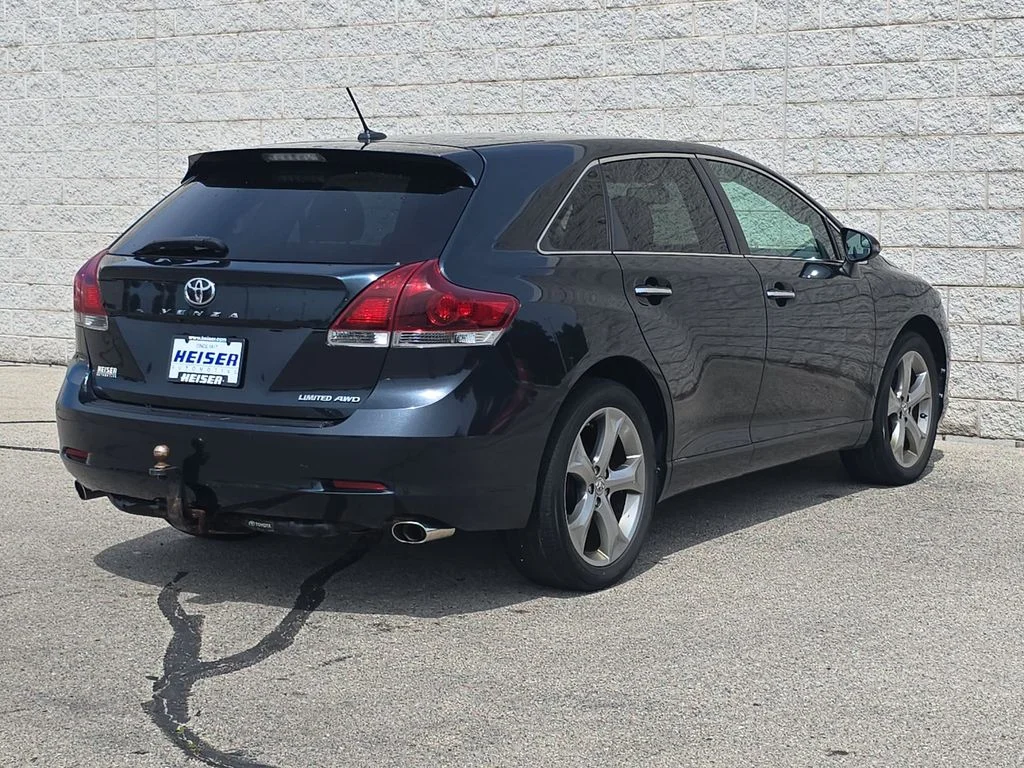 Used 2013 Gray Toyota Limited image 13